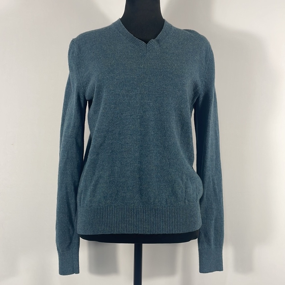 Banana Republic V neck Sweater, Medium, Merino Wool, Blue - Picture 6 of 6